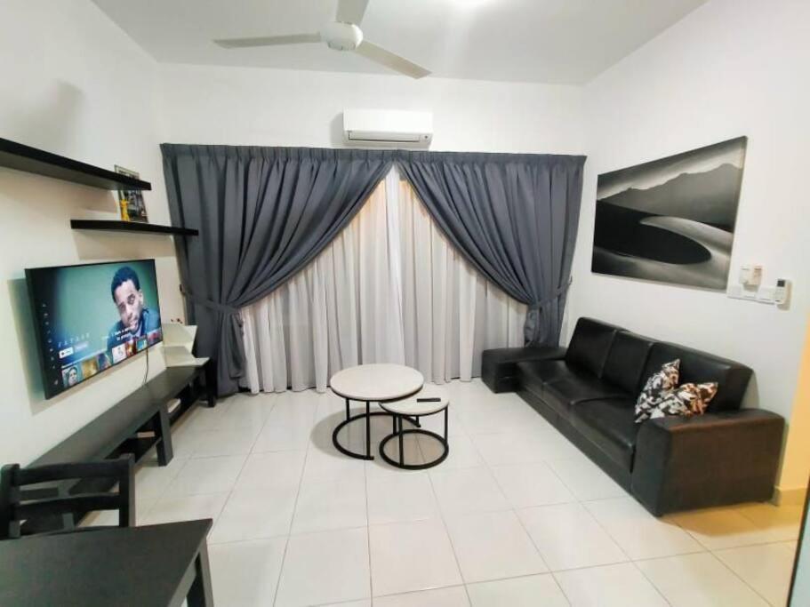 Ss Condostay Residensi Lili, Nilai Nearby Klia, Usim - Infinity Pool, Wifi, Smart Tv エクステリア 写真
