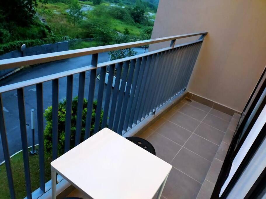 Ss Condostay Residensi Lili, Nilai Nearby Klia, Usim - Infinity Pool, Wifi, Smart Tv エクステリア 写真