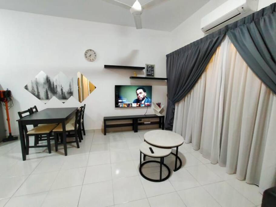 Ss Condostay Residensi Lili, Nilai Nearby Klia, Usim - Infinity Pool, Wifi, Smart Tv エクステリア 写真
