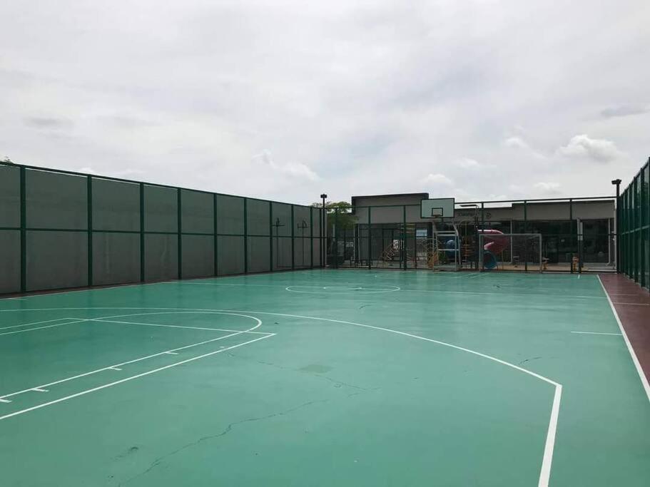 Ss Condostay Residensi Lili, Nilai Nearby Klia, Usim - Infinity Pool, Wifi, Smart Tv エクステリア 写真