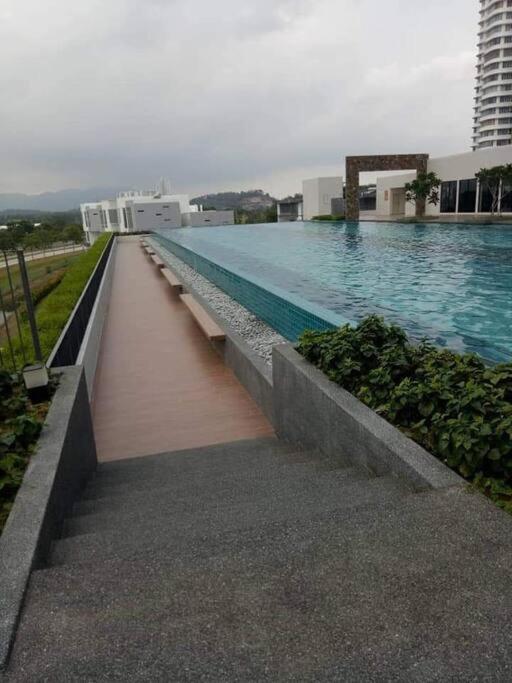 Ss Condostay Residensi Lili, Nilai Nearby Klia, Usim - Infinity Pool, Wifi, Smart Tv エクステリア 写真